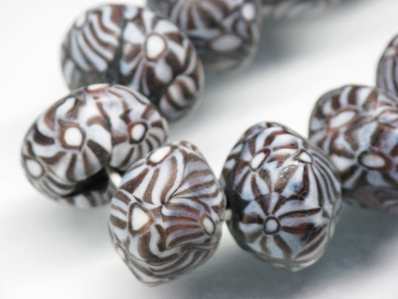 TOKO-BEADS AG019N-06 Glass bead (strand) 16.5mm AG019N-06 そろばん型とんぼ玉（連） 16.5mm Asian bead & African bead  Handmade,Lampeork,bead,asia,india,ethnic,parts,accessory,beads とんぼ玉,ビーズ,トンボ玉,アジア,インド,エスニック,手作り,パーツ,アクセサリー