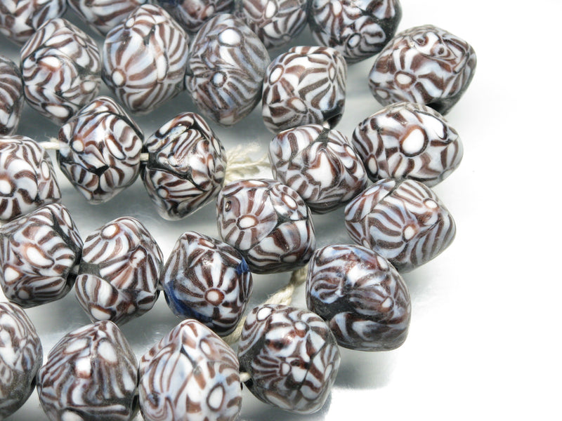 TOKO-BEADS AG019N-06 Glass bead (strand) 16.5mm AG019N-06 そろばん型とんぼ玉（連） 16.5mm Asian bead & African bead  Handmade,Lampeork,bead,asia,india,ethnic,parts,accessory,beads とんぼ玉,ビーズ,トンボ玉,アジア,インド,エスニック,手作り,パーツ,アクセサリー