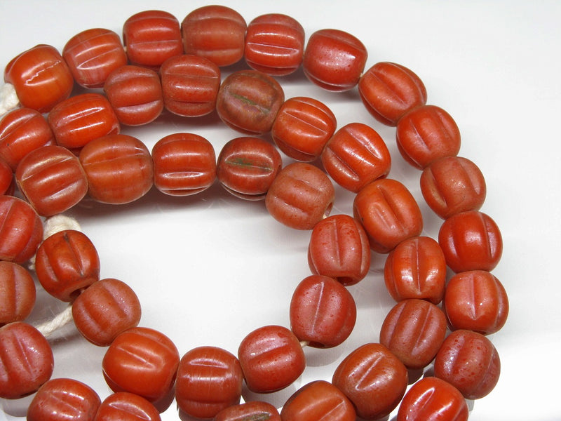 | TOKO-BEADS |AG026N-06 ナツメ型ビーズ（55個/連） 9~10mmとんぼ玉,ビーズ,トンボ玉,アジア,インド,エスニック,手作り,パーツ,アクセサリー