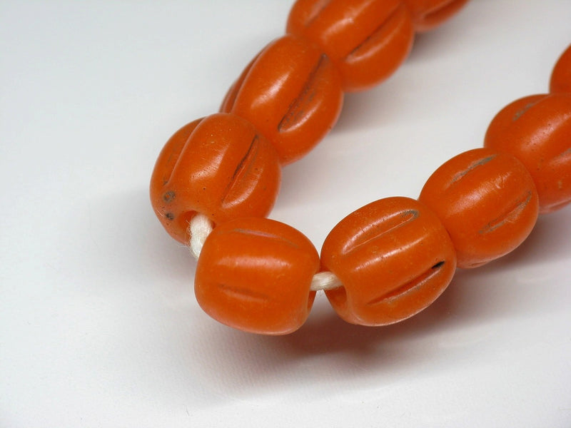 TOKO-BEADS AG026N-08 Glass bead (55pcs/strand) 9~10mm AG026N-08 ナツメ型ビーズ（55個/連） 9~10mm Asian bead & African bead  Handmade,Lampeork,bead,asia,india,ethnic,parts,accessory,beads とんぼ玉,ビーズ,トンボ玉,アジア,インド,エスニック,手作り,パーツ,アクセサリー