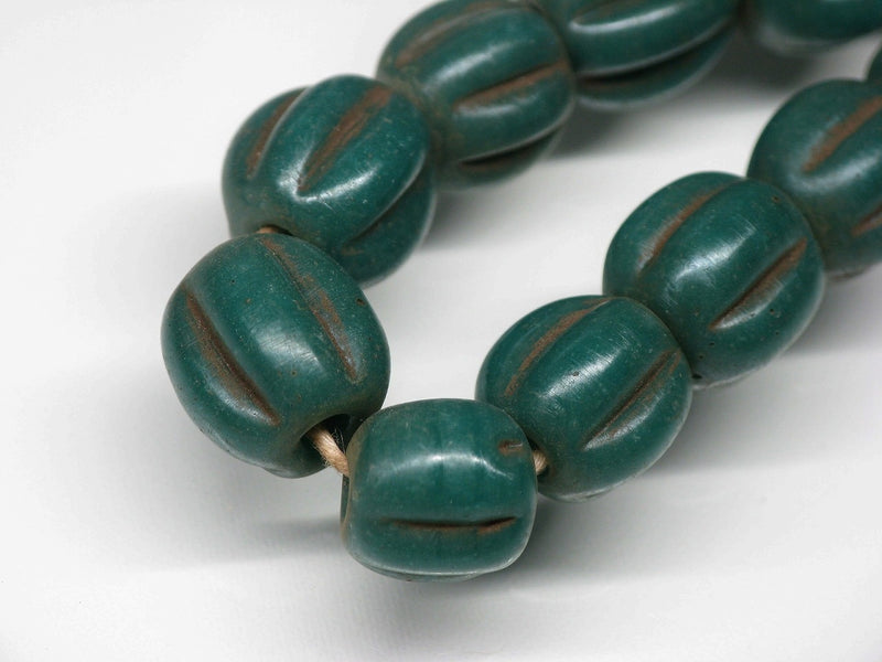 AG026N-13 Glass beads (strand) 9~10mm