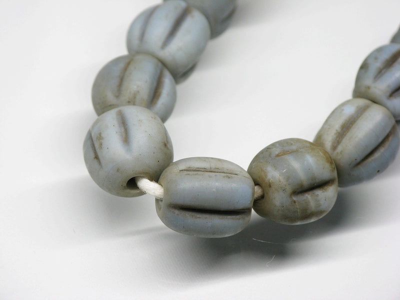 TOKO-BEADS AG026N-14 Glass bead (55pcs/strand) 9~10mm AG026N-14 ナツメ型ビーズ（55個/連） 9~10mm Asian bead & African bead  Handmade,Lampeork,bead,asia,india,ethnic,parts,accessory,beads とんぼ玉,ビーズ,トンボ玉,アジア,インド,エスニック,手作り,パーツ,アクセサリー
