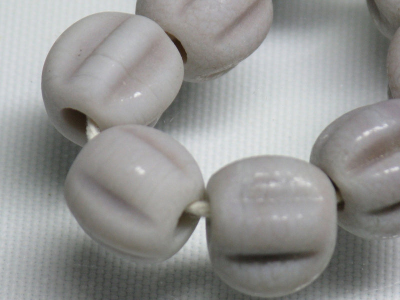 TOKO-BEADS AG026N-64 Glass bead (42pcs/strand) 10mm AG026N-64 ナツメ型ビーズ（42個/連） 10mm Asian bead & African bead  Handmade,Lampeork,bead,asia,india,ethnic,parts,accessory,beads とんぼ玉,ビーズ,トンボ玉,アジア,インド,エスニック,手作り,パーツ,アクセサリー