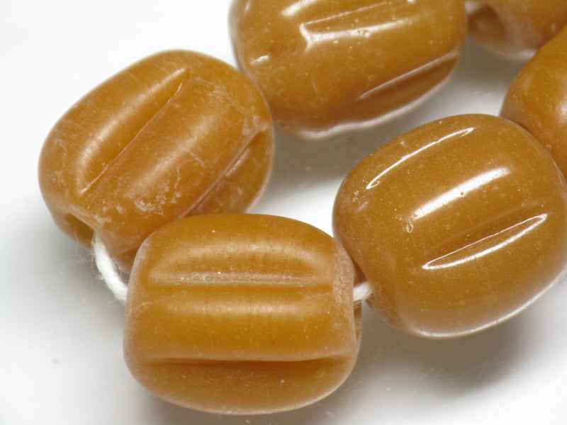 TOKO-BEADS AG026N-70 Glass bead (22pcs/strand) 15mm AG026N-70 ナツメ型ビーズ（22個/連） 15mm Asian bead & African bead  Handmade,Lampeork,bead,asia,india,ethnic,parts,accessory,beads とんぼ玉,ビーズ,トンボ玉,アジア,インド,エスニック,手作り,パーツ,アクセサリー