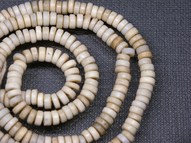 | TOKO-BEADS |AG031N-22 チューブ型シードビーズ（小）（連） 5~5.5mmとんぼ玉,ビーズ,トンボ玉,アジア,インド,エスニック,手作り,パーツ,アクセサリー