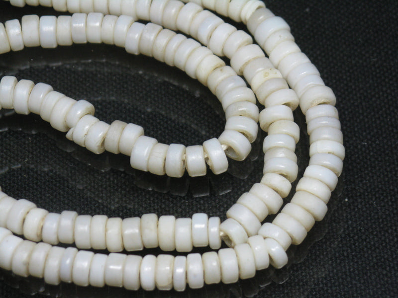 | TOKO-BEADS |AG031N-28 チューブ型シードビーズ（小）（連） 5~5.5mmとんぼ玉,ビーズ,トンボ玉,アジア,インド,エスニック,手作り,パーツ,アクセサリー