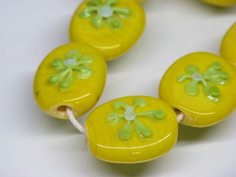 TOKO-BEADS AG033-21N Glass bead (strand) 16~18mm AG033-21N フラワービーズ（連） 16~18mm Asian bead & African bead  Handmade,Lampeork,bead,asia,india,ethnic,parts,accessory,beads とんぼ玉,ビーズ,トンボ玉,アジア,インド,エスニック,手作り,パーツ,アクセサリー