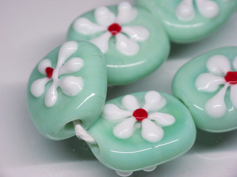 TOKO-BEADS AG033-36N Glass bead (strand) 16~18mm AG033-36N フラワービーズ（連） 16~18mm Asian bead & African bead  Handmade,Lampeork,bead,asia,india,ethnic,parts,accessory,beads とんぼ玉,ビーズ,トンボ玉,アジア,インド,エスニック,手作り,パーツ,アクセサリー