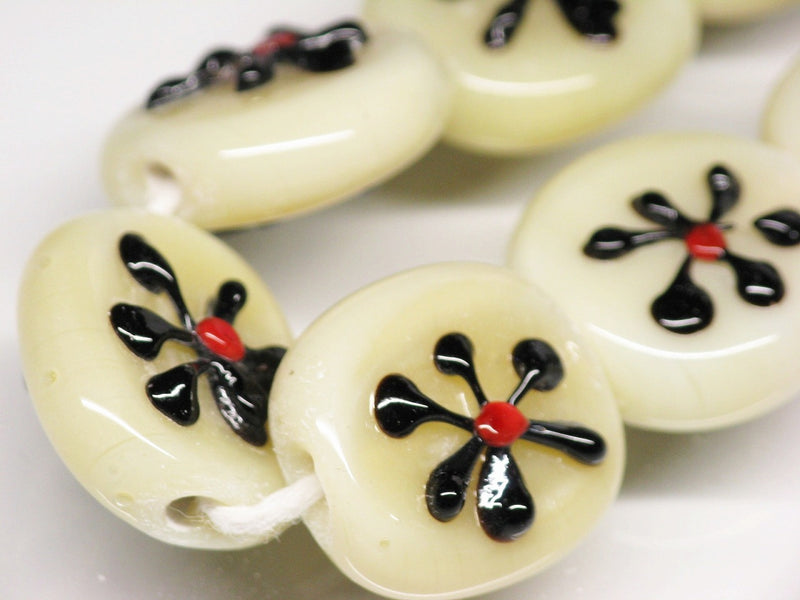 TOKO-BEADS AG033-44N Glass bead (strand) 16~18mm AG033-44N フラワービーズ（連） 16~18mm Asian bead & African bead  Handmade,Lampeork,bead,asia,india,ethnic,parts,accessory,beads とんぼ玉,ビーズ,トンボ玉,アジア,インド,エスニック,手作り,パーツ,アクセサリー