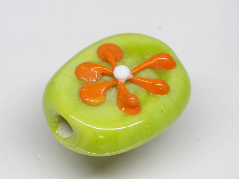TOKO-BEADS AG033-23S Glass bead 16~18mm AG033-23S フラワービーズ 16~18mm Asian bead & African bead  Handmade,Lampeork,bead,asia,india,ethnic,parts,accessory,beads とんぼ玉,ビーズ,トンボ玉,アジア,インド,エスニック,手作り,パーツ,アクセサリー
