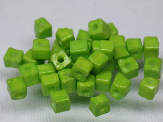 | TOKO-BEADS |AG036-02 角型シードビーズ（3g） 3~3.5mmとんぼ玉,ビーズ,トンボ玉,アジア,インド,エスニック,手作り,パーツ,アクセサリー