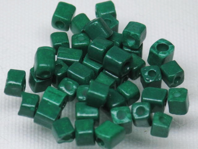 | TOKO-BEADS |AG036-04 角型シードビーズ（3g） 3~3.5mmとんぼ玉,ビーズ,トンボ玉,アジア,インド,エスニック,手作り,パーツ,アクセサリー