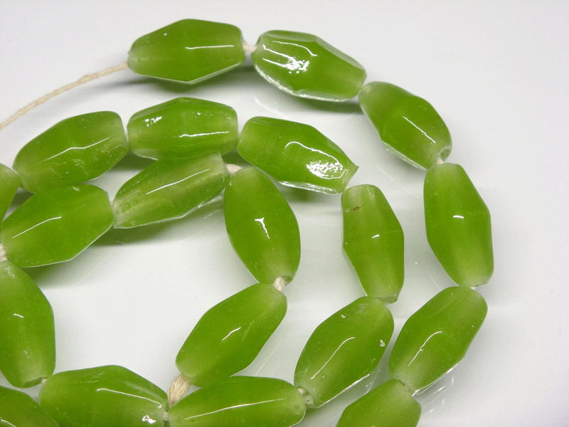 TOKO-BEADS AG038-90N Glass bead (strand) 11mm AG038-90N ひし形とんぼ玉（連） 11mm Asian bead & African bead  Handmade,Lampeork,bead,asia,india,ethnic,parts,accessory,beads とんぼ玉,ビーズ,トンボ玉,アジア,インド,エスニック,手作り,パーツ,アクセサリー