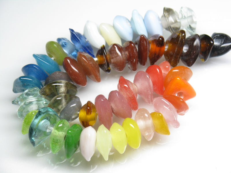 TOKO-BEADS AG039-99 Triangle bead (50pcs) 8.5~13mm AG039-99 トライアングルビーズ（50個パック） 8.5~13mm Asian bead & African bead  Handmade,Lampeork,bead,asia,india,ethnic,parts,accessory,beads とんぼ玉,ビーズ,トンボ玉,アジア,インド,エスニック,手作り,パーツ,アクセサリー