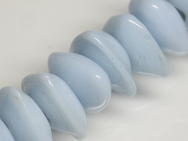 TOKO-BEADS AG039-06P Triangle bead (50pcs) 10~11mm AG039-06P トライアングルビーズ（50個パック） 10~11mm Asian bead & African bead  Handmade,Lampeork,bead,asia,india,ethnic,parts,accessory,beads とんぼ玉,ビーズ,トンボ玉,アジア,インド,エスニック,手作り,パーツ,アクセサリー