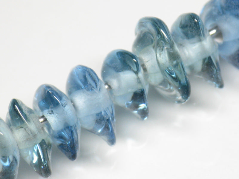 TOKO-BEADS AG039-09P Triangle bead (50pcs) 9~11mm AG039-09P トライアングルビーズ（50個パック） 9~11mm Asian bead & African bead  Handmade,Lampeork,bead,asia,india,ethnic,parts,accessory,beads とんぼ玉,ビーズ,トンボ玉,アジア,インド,エスニック,手作り,パーツ,アクセサリー