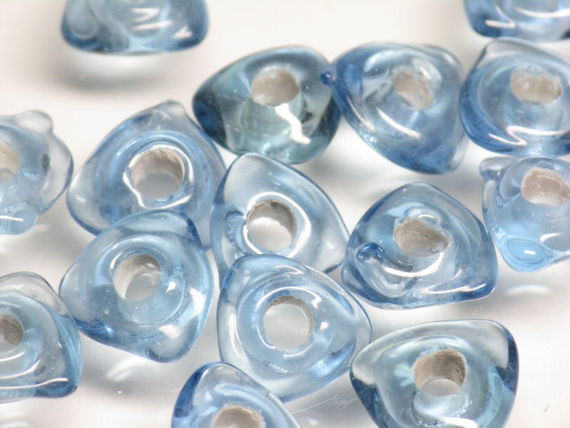 TOKO-BEADS AG039-10P Triangle bead (50pcs) 9~10mm AG039-10P トライアングルビーズ（50個パック） 9~10mm Asian bead & African bead  Handmade,Lampeork,bead,asia,india,ethnic,parts,accessory,beads とんぼ玉,ビーズ,トンボ玉,アジア,インド,エスニック,手作り,パーツ,アクセサリー