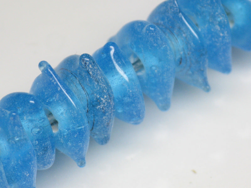 TOKO-BEADS AG039-11P Triangle bead (50pcs) 10~11mm AG039-11P トライアングルビーズ（50個パック） 10~11mm Asian bead & African bead  Handmade,Lampeork,bead,asia,india,ethnic,parts,accessory,beads とんぼ玉,ビーズ,トンボ玉,アジア,インド,エスニック,手作り,パーツ,アクセサリー