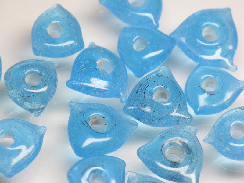 TOKO-BEADS AG039-11P Triangle bead (50pcs) 10~11mm AG039-11P トライアングルビーズ（50個パック） 10~11mm Asian bead & African bead  Handmade,Lampeork,bead,asia,india,ethnic,parts,accessory,beads とんぼ玉,ビーズ,トンボ玉,アジア,インド,エスニック,手作り,パーツ,アクセサリー