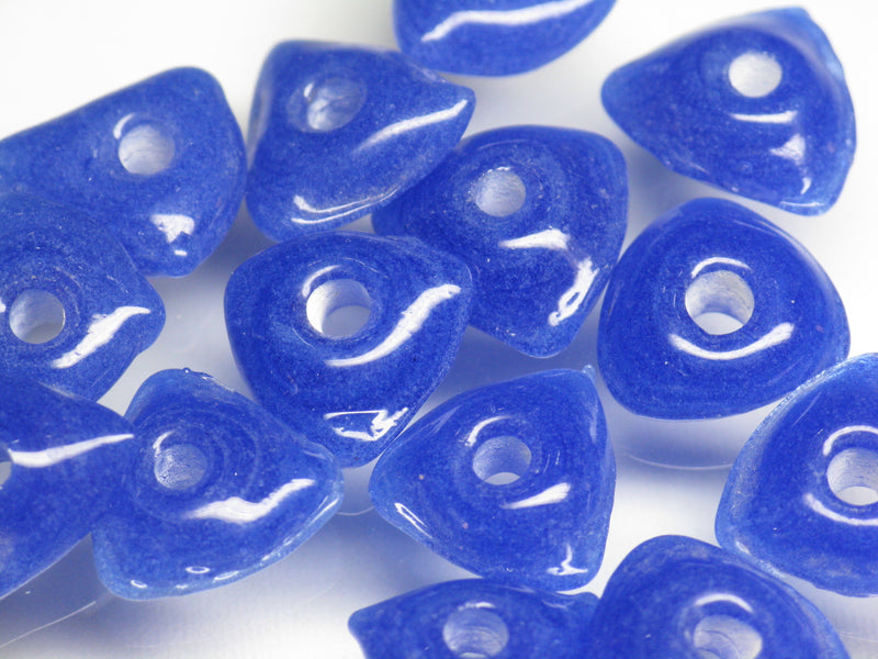 TOKO-BEADS AG039-13P Triangle bead (50pcs) 9.5~10mm AG039-13P トライアングルビーズ（50個パック） 9.5~10mm Asian bead & African bead  Handmade,Lampeork,bead,asia,india,ethnic,parts,accessory,beads とんぼ玉,ビーズ,トンボ玉,アジア,インド,エスニック,手作り,パーツ,アクセサリー