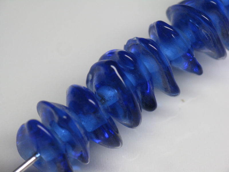TOKO-BEADS AG039-14P Triangle bead (50pcs) 11~12mm AG039-14P トライアングルビーズ（50個パック） 11~12mm Asian bead & African bead  Handmade,Lampeork,bead,asia,india,ethnic,parts,accessory,beads とんぼ玉,ビーズ,トンボ玉,アジア,インド,エスニック,手作り,パーツ,アクセサリー