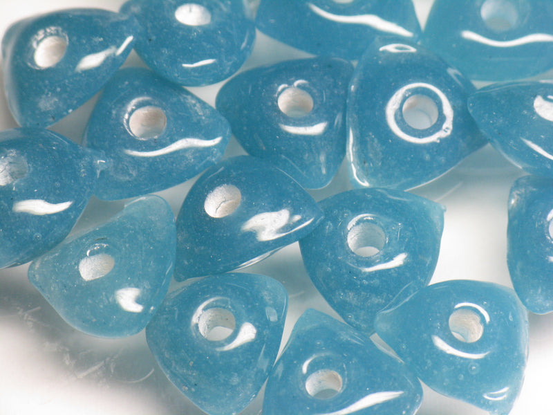TOKO-BEADS AG039-16P Triangle bead (50pcs) 11~12mm AG039-16P トライアングルビーズ（50個パック） 11~12mm Asian bead & African bead  Handmade,Lampeork,bead,asia,india,ethnic,parts,accessory,beads とんぼ玉,ビーズ,トンボ玉,アジア,インド,エスニック,手作り,パーツ,アクセサリー