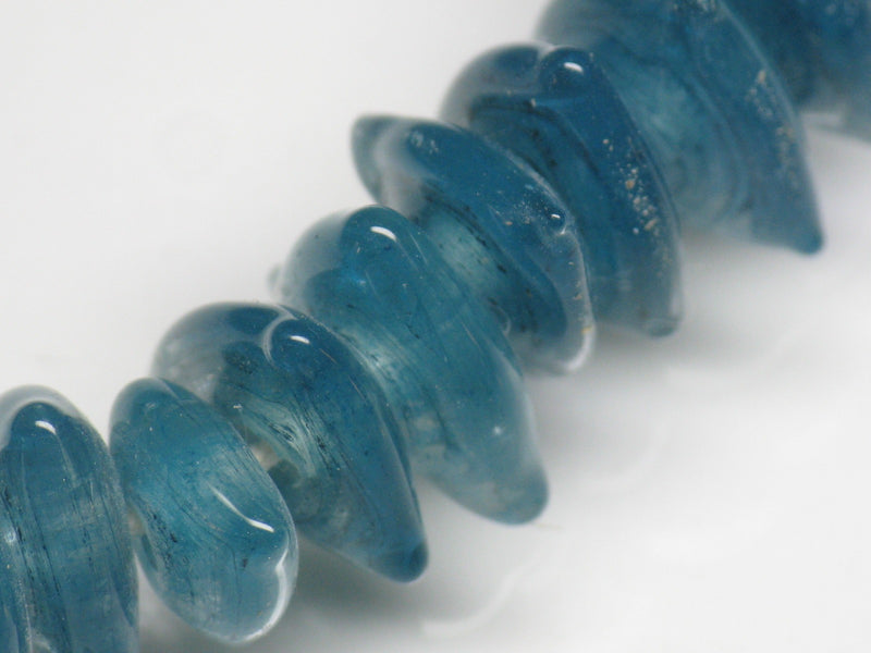 TOKO-BEADS AG039-17P Triangle bead (50pcs) 10~12mm AG039-17P トライアングルビーズ（50個パック） 10~12mm Asian bead & African bead  Handmade,Lampeork,bead,asia,india,ethnic,parts,accessory,beads とんぼ玉,ビーズ,トンボ玉,アジア,インド,エスニック,手作り,パーツ,アクセサリー