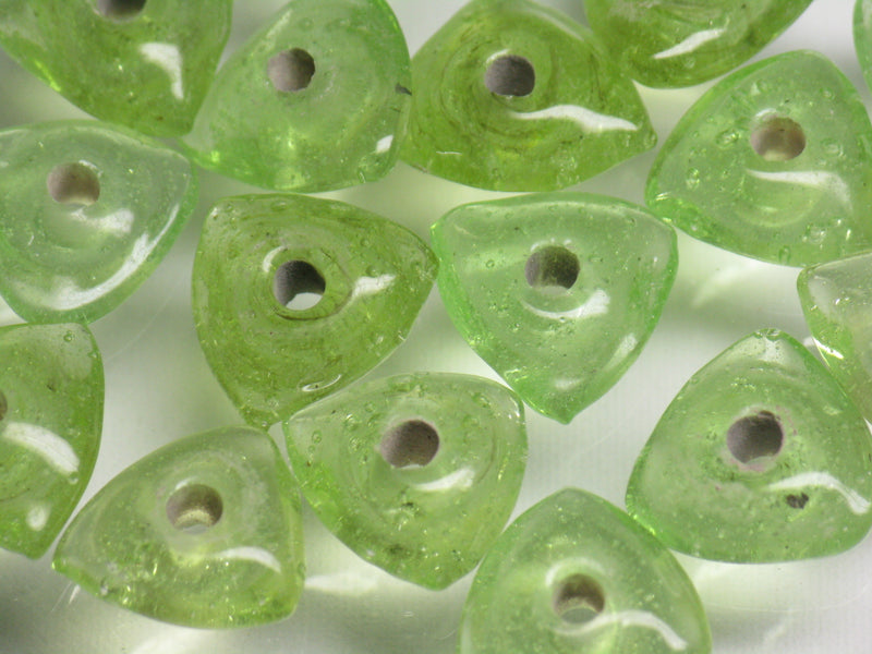 TOKO-BEADS AG039-23P Triangle bead (50pcs) 10.5~11mm AG039-23P トライアングルビーズ（50個パック） 10.5~11mm Asian bead & African bead  Handmade,Lampeork,bead,asia,india,ethnic,parts,accessory,beads とんぼ玉,ビーズ,トンボ玉,アジア,インド,エスニック,手作り,パーツ,アクセサリー