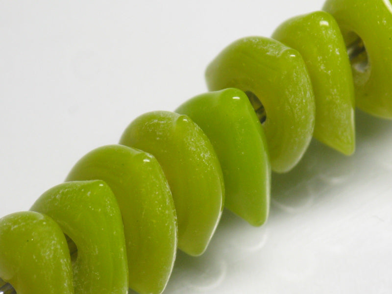 TOKO-BEADS AG039-27P Triangle bead (50pcs) 10.5~12mm AG039-27P トライアングルビーズ（50個パック） 10.5~12mm Asian bead & African bead  Handmade,Lampeork,bead,asia,india,ethnic,parts,accessory,beads とんぼ玉,ビーズ,トンボ玉,アジア,インド,エスニック,手作り,パーツ,アクセサリー