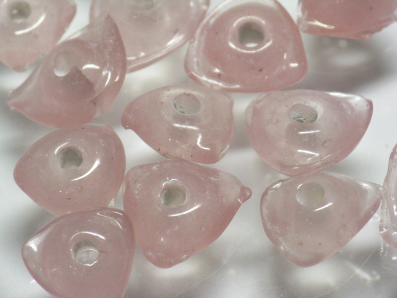 TOKO-BEADS AG039-38P Triangle bead (50pcs) 9~11mm AG039-38P トライアングルビーズ（50個パック） 9~11mm Asian bead & African bead  Handmade,Lampeork,bead,asia,india,ethnic,parts,accessory,beads とんぼ玉,ビーズ,トンボ玉,アジア,インド,エスニック,手作り,パーツ,アクセサリー