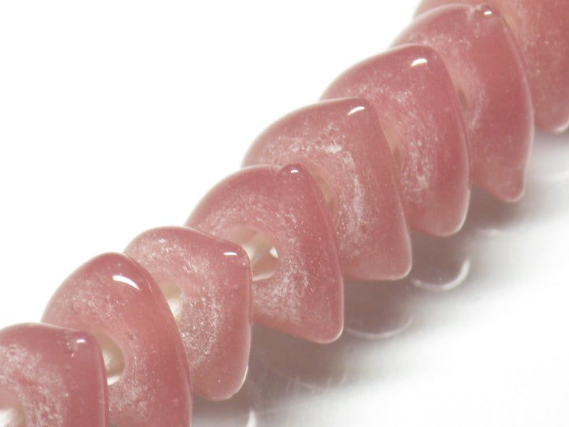 TOKO-BEADS AG039-39P Triangle bead (50pcs) 10~11mm AG039-39P トライアングルビーズ（50個パック） 10~11mm Asian bead & African bead  Handmade,Lampeork,bead,asia,india,ethnic,parts,accessory,beads とんぼ玉,ビーズ,トンボ玉,アジア,インド,エスニック,手作り,パーツ,アクセサリー