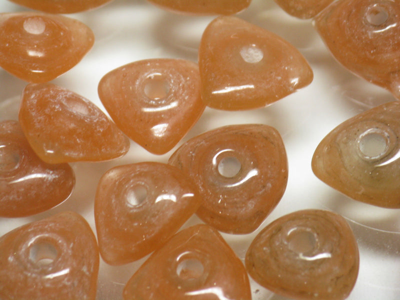 TOKO-BEADS AG039-41P Triangle bead (50pcs) 11~13mm AG039-41P トライアングルビーズ（50個パック） 11~13mm Asian bead & African bead  Handmade,Lampeork,bead,asia,india,ethnic,parts,accessory,beads とんぼ玉,ビーズ,トンボ玉,アジア,インド,エスニック,手作り,パーツ,アクセサリー