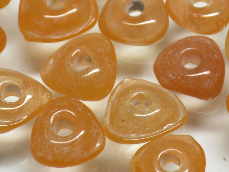 TOKO-BEADS AG039-42P Triangle bead (50pcs) 9~11mm AG039-42P トライアングルビーズ（50個パック） 9~11mm Asian bead & African bead  Handmade,Lampeork,bead,asia,india,ethnic,parts,accessory,beads とんぼ玉,ビーズ,トンボ玉,アジア,インド,エスニック,手作り,パーツ,アクセサリー