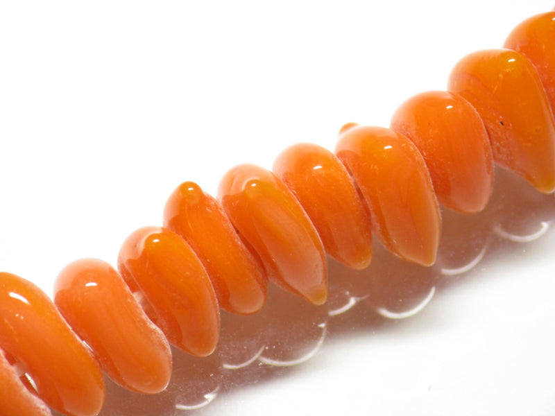 TOKO-BEADS AG039-44P Triangle bead (50pcs) 10~11mm AG039-44P トライアングルビーズ（50個パック） 10~11mm Asian bead & African bead  Handmade,Lampeork,bead,asia,india,ethnic,parts,accessory,beads とんぼ玉,ビーズ,トンボ玉,アジア,インド,エスニック,手作り,パーツ,アクセサリー