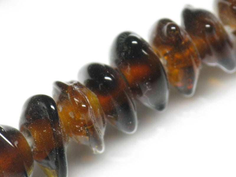 TOKO-BEADS AG039-59P Triangle bead (50pcs) 10~11mm AG039-59P トライアングルビーズ（50個パック） 10~11mm Asian bead & African bead  Handmade,Lampeork,bead,asia,india,ethnic,parts,accessory,beads とんぼ玉,ビーズ,トンボ玉,アジア,インド,エスニック,手作り,パーツ,アクセサリー