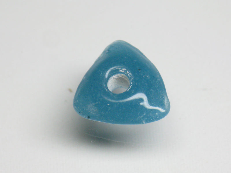 TOKO-BEADS AG039-16S Triangle bead 11~12mm AG039-16S トライアングルビーズ 11~12mm Asian bead & African bead  Handmade,Lampeork,bead,asia,india,ethnic,parts,accessory,beads とんぼ玉,ビーズ,トンボ玉,アジア,インド,エスニック,手作り,パーツ,アクセサリー