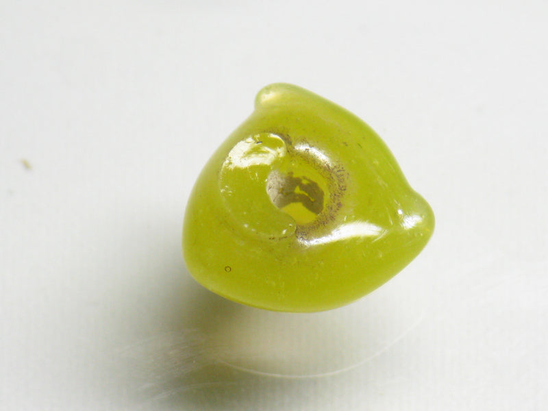 TOKO-BEADS AG039-26S Triangle bead 9~10.5mm AG039-26S トライアングルビーズ 9~10.5mm Asian bead & African bead  Handmade,Lampeork,bead,asia,india,ethnic,parts,accessory,beads とんぼ玉,ビーズ,トンボ玉,アジア,インド,エスニック,手作り,パーツ,アクセサリー