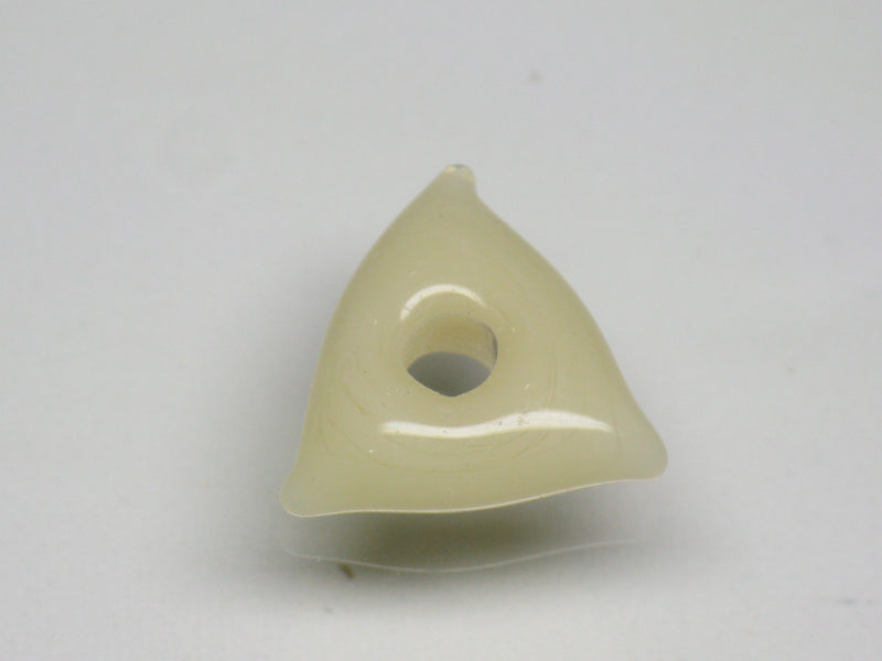 TOKO-BEADS AG039-32S Triangle bead 10~12mm AG039-32S トライアングルビーズ 10~12mm Asian bead & African bead  Handmade,Lampeork,bead,asia,india,ethnic,parts,accessory,beads とんぼ玉,ビーズ,トンボ玉,アジア,インド,エスニック,手作り,パーツ,アクセサリー