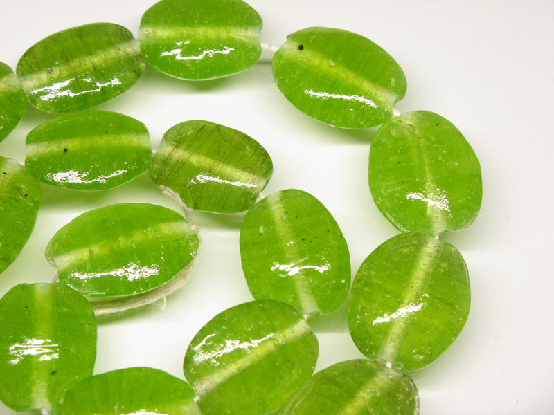 TOKO-BEADS AG041-15N Glass bead (strand) 18~20mm AG041-15N オーバルビーズ（連） 18~20mm Asian bead & African bead  Handmade,Lampeork,bead,asia,india,ethnic,parts,accessory,beads とんぼ玉,ビーズ,トンボ玉,アジア,インド,エスニック,手作り,パーツ,アクセサリー