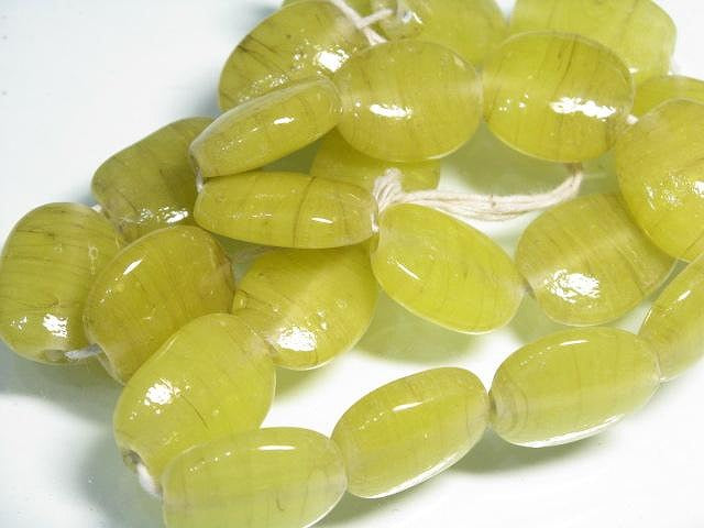 TOKO-BEADS AG041-56N Glass bead (strand) 18mm AG041-56N オーバルビーズ（連） 18mm Asian bead & African bead  Handmade,Lampeork,bead,asia,india,ethnic,parts,accessory,beads とんぼ玉,ビーズ,トンボ玉,アジア,インド,エスニック,手作り,パーツ,アクセサリー