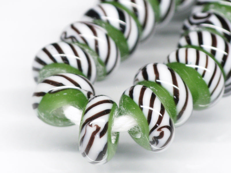 TOKO-BEADS AG044N-07 Glass bead (strand) 8~9mm AG044N-07 リング型とんぼ玉（連） 8~9mm Asian bead & African bead  Handmade,Lampeork,bead,asia,india,ethnic,parts,accessory,beads とんぼ玉,ビーズ,トンボ玉,アジア,インド,エスニック,手作り,パーツ,アクセサリー