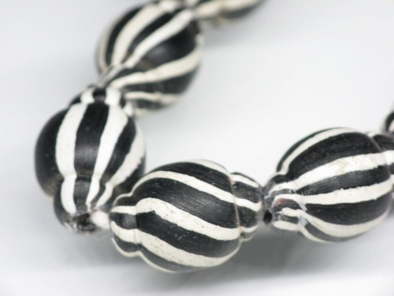 TOKO-BEADS AG047-02N Old Candy Glass bead (strand) 9~10mm AG047-02N オールドキャンディビーズ（連） 9~10mm Asian bead & African bead  Handmade,Lampeork,bead,asia,india,ethnic,parts,accessory,beads とんぼ玉,ビーズ,トンボ玉,アジア,インド,エスニック,手作り,パーツ,アクセサリー