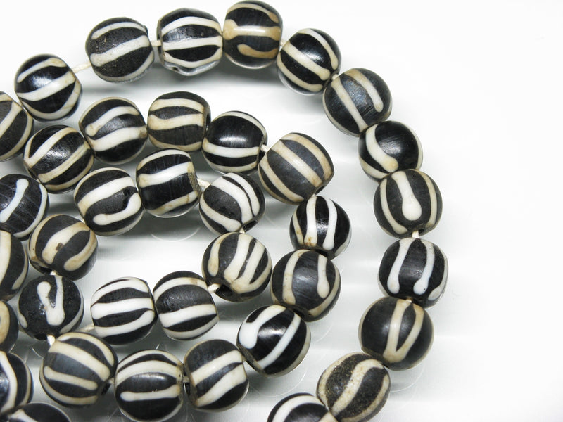 TOKO-BEADS AG047-49N Old Candy Glass bead (strand) 10~11mm AG047-49N オールドキャンディビーズ（連） 10~11mm Asian bead & African bead  Handmade,Lampeork,bead,asia,india,ethnic,parts,accessory,beads とんぼ玉,ビーズ,トンボ玉,アジア,インド,エスニック,手作り,パーツ,アクセサリー