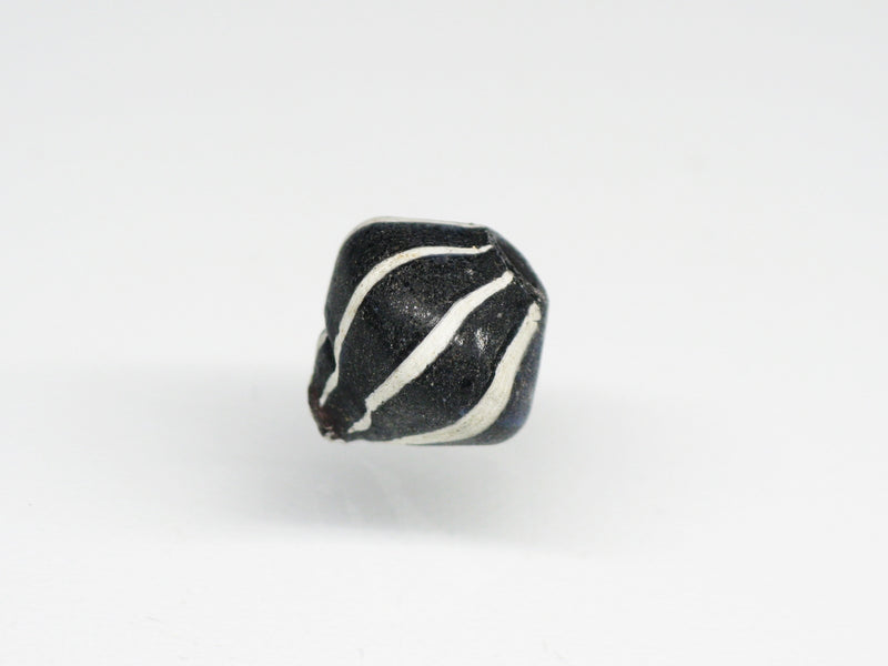 TOKO-BEADS AG047-13S Old Candy Glass bead 8~9mm AG047-13S オールドキャンディビーズ 8~9mm Asian bead & African bead  Handmade,Lampeork,bead,asia,india,ethnic,parts,accessory,beads とんぼ玉,ビーズ,トンボ玉,アジア,インド,エスニック,手作り,パーツ,アクセサリー