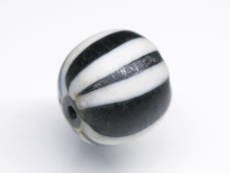 TOKO-BEADS AG047-32S Old Candy Glass bead 15mm AG047-32S オールドキャンディビーズ 15mm Asian bead & African bead  Handmade,Lampeork,bead,asia,india,ethnic,parts,accessory,beads とんぼ玉,ビーズ,トンボ玉,アジア,インド,エスニック,手作り,パーツ,アクセサリー