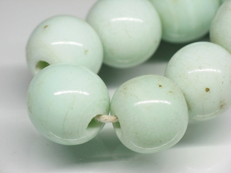 TOKO-BEADS AG063-13N Glass bead Vintage (Strand) 13~14mm AG063-13N 単色丸玉大ビンテージ（連） 13~14mm Asian bead & African bead  Handmade,Lampeork,bead,asia,india,ethnic,parts,accessory,beads とんぼ玉,ビーズ,トンボ玉,アジア,インド,エスニック,手作り,パーツ,アクセサリー