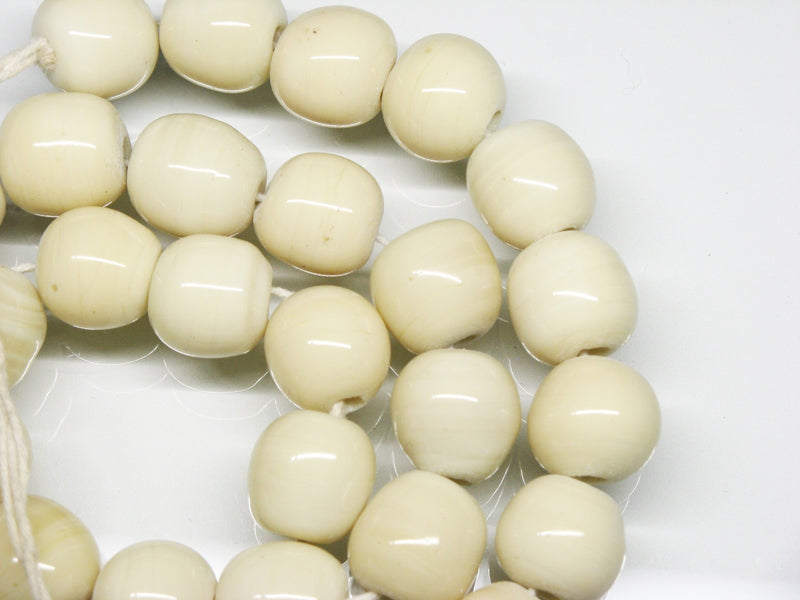 | TOKO-BEADS |AG063N-29 単色丸玉大（連） 14~15mmとんぼ玉,ビーズ,トンボ玉,アジア,インド,エスニック,手作り,パーツ,アクセサリー