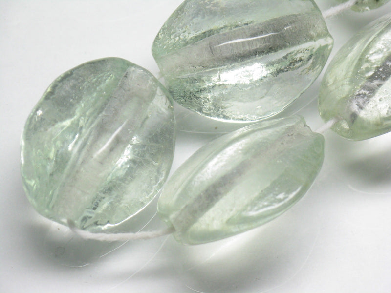 TOKO-BEADS AG065N-11 Vintage colored Glass bead (Strand) 23~24mm AG065N-11 ぎんなん型ガラスビーズ・ビンテージ（連） 23~24mm Asian bead & African bead  Handmade,Lampeork,bead,asia,india,ethnic,parts,accessory,beads とんぼ玉,ビーズ,トンボ玉,アジア,インド,エスニック,手作り,パーツ,アクセサリー