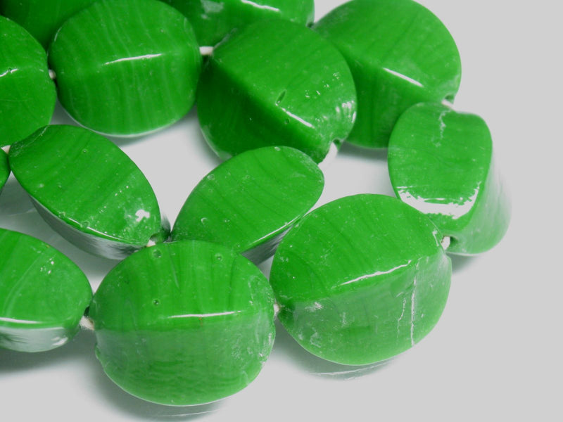 TOKO-BEADS AG065N-16 Vintage colored Glass bead (Strand) 23~25.5mm AG065N-16 ぎんなん型ガラスビーズ・ビンテージ（連） 23~25.5mm Asian bead & African bead  Handmade,Lampeork,bead,asia,india,ethnic,parts,accessory,beads とんぼ玉,ビーズ,トンボ玉,アジア,インド,エスニック,手作り,パーツ,アクセサリー