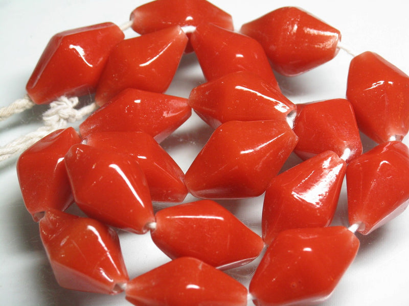 TOKO-BEADS AG067N-63 Glass bead (strand) 15~17mm AG067N-63 大型ひし形とんぼ玉（連） 15~17mm Asian bead & African bead  Handmade,Lampeork,bead,asia,india,ethnic,parts,accessory,beads とんぼ玉,ビーズ,トンボ玉,アジア,インド,エスニック,手作り,パーツ,アクセサリー